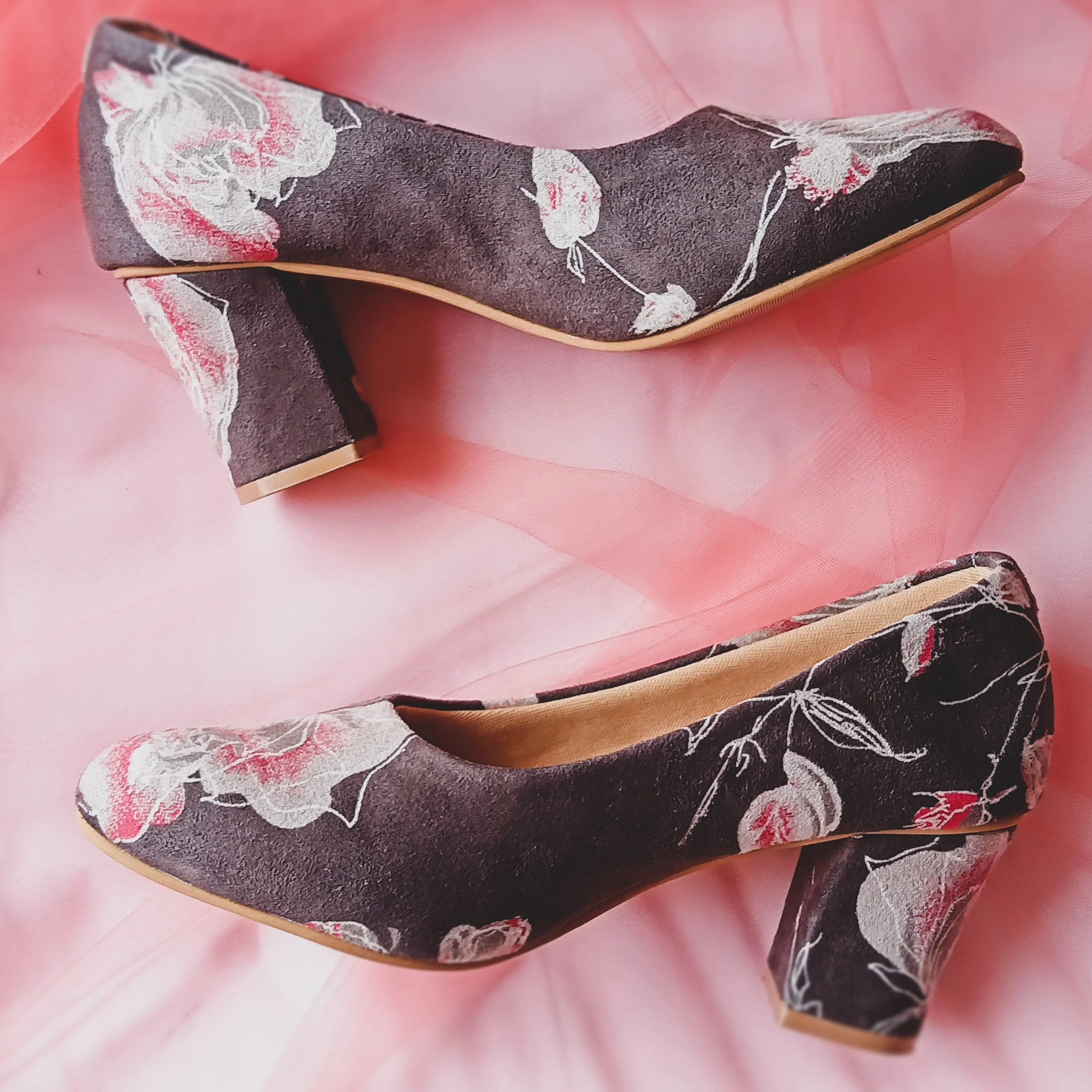 Abstract Rose Pump