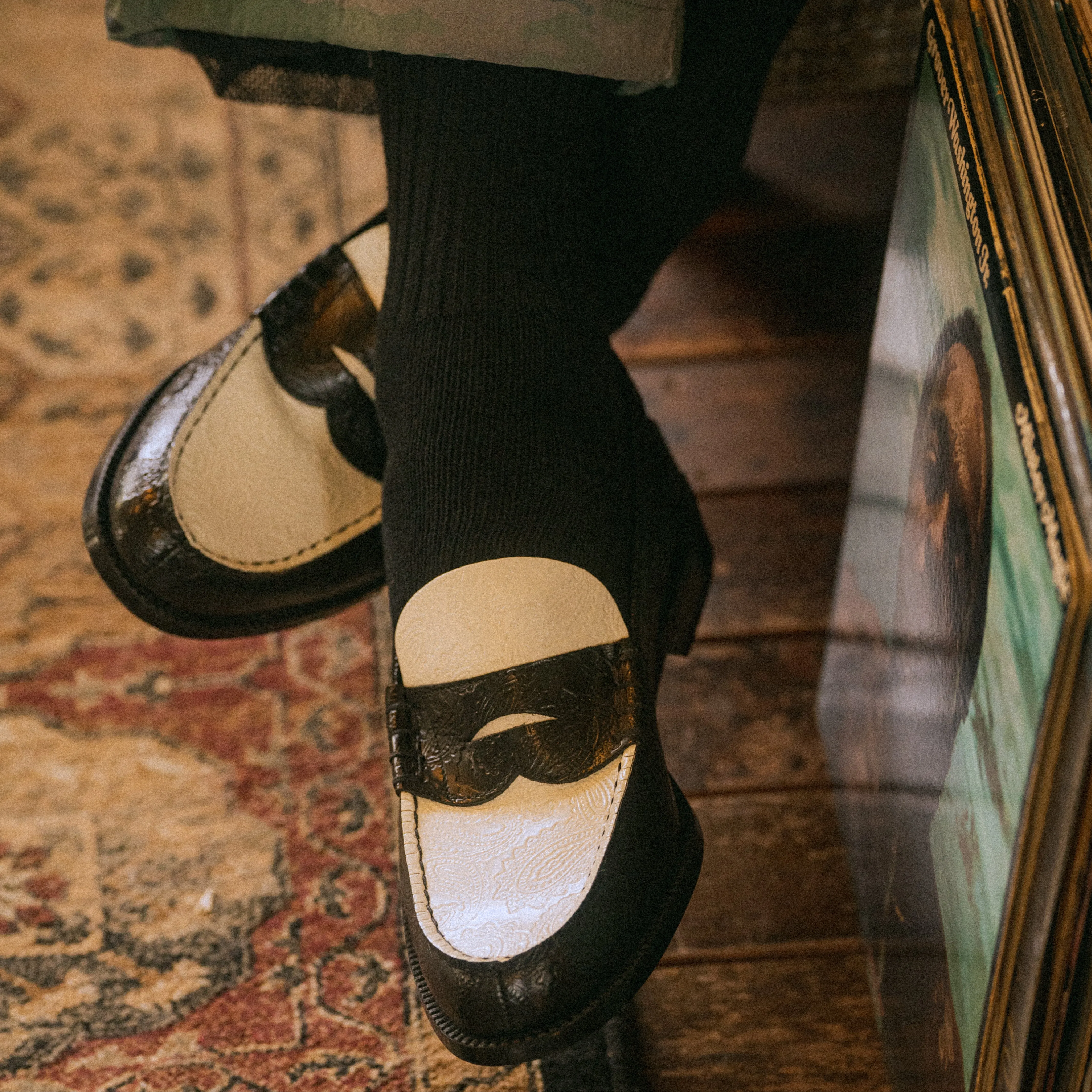 【B-Grade】MENS EMBOSSED LOAFERS / WHITE BLACK PAISLEY
