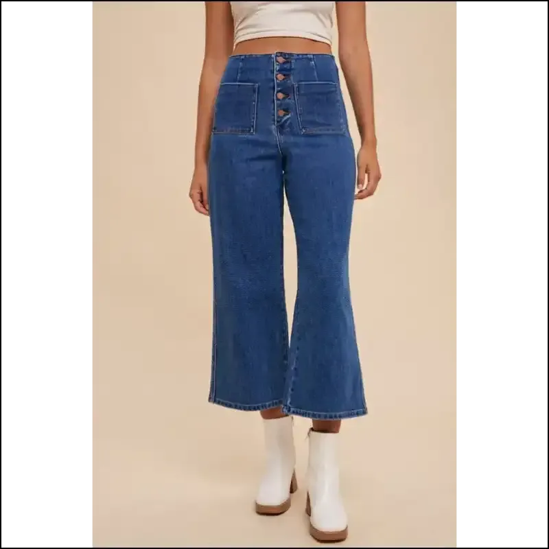 Button Fly High Waist Jeans: where Curves Party and Confidence Struts 🎉