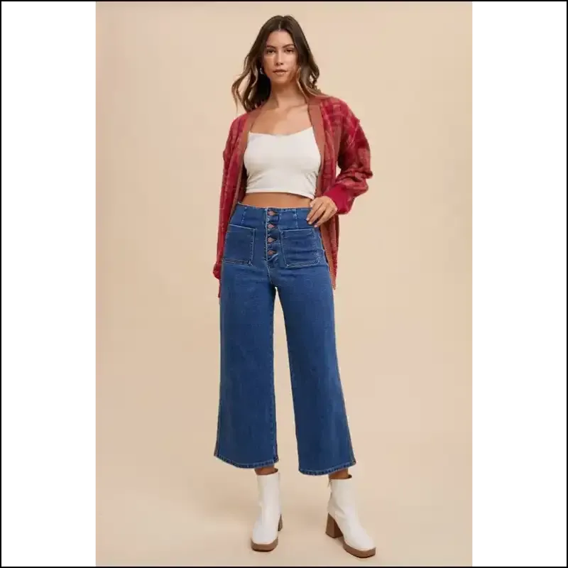 Button Fly High Waist Jeans: where Curves Party and Confidence Struts 🎉