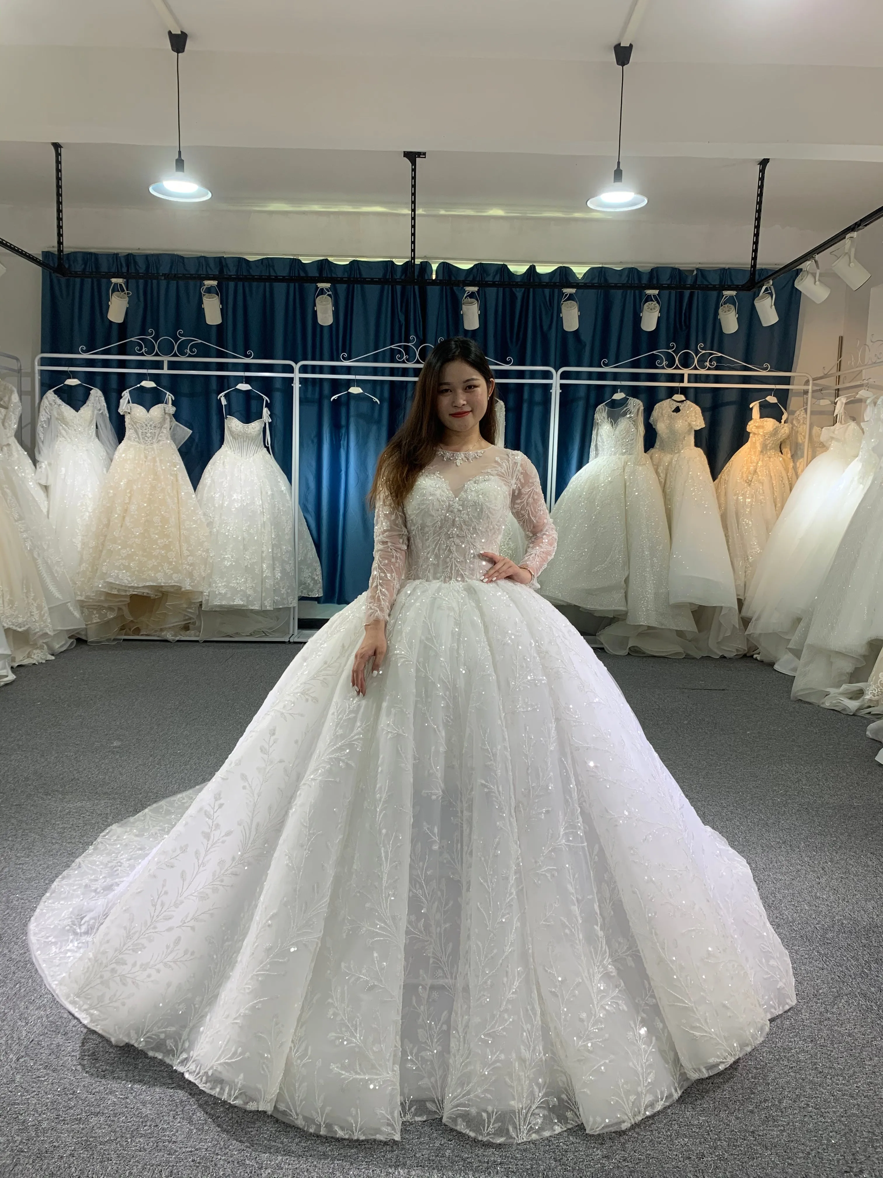 BYG high quality lace flower long sleeves wedding gown