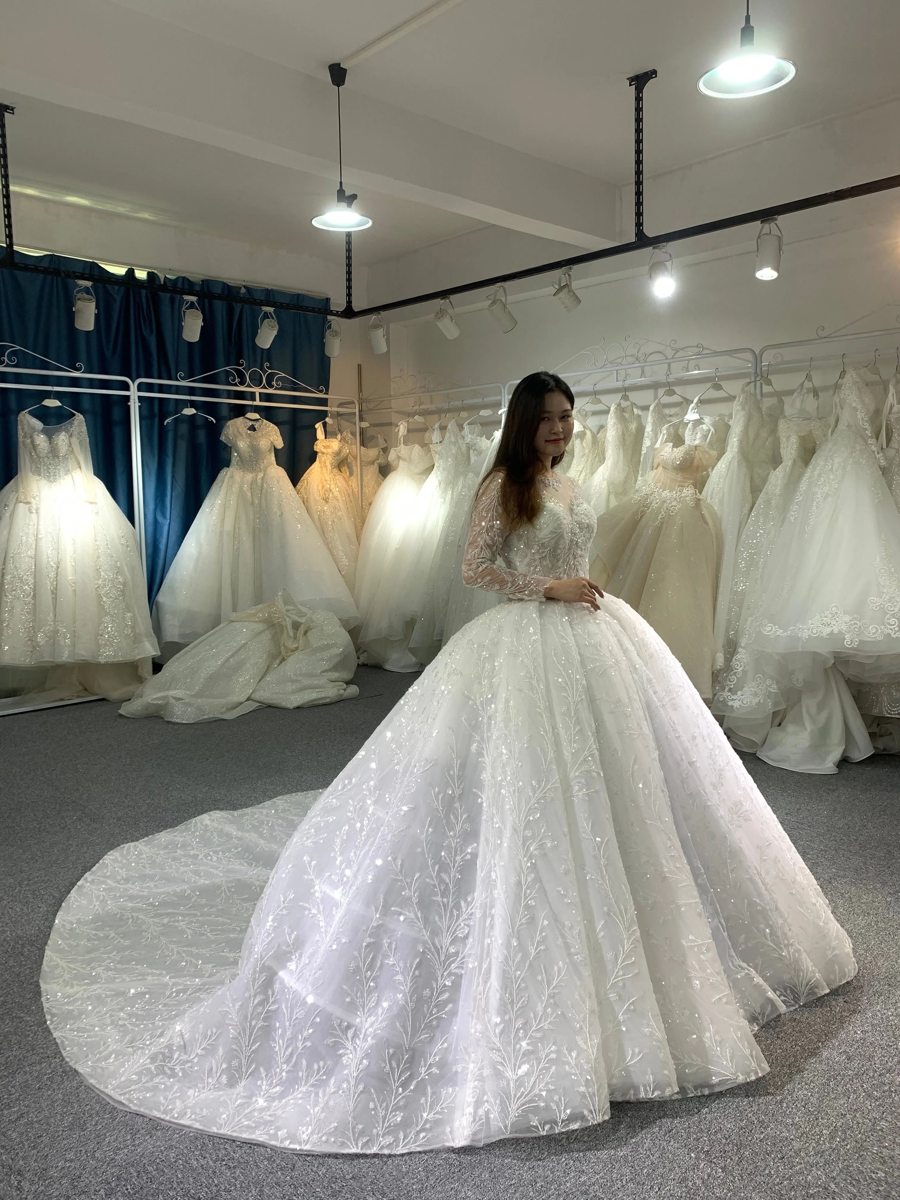 BYG high quality lace flower long sleeves wedding gown