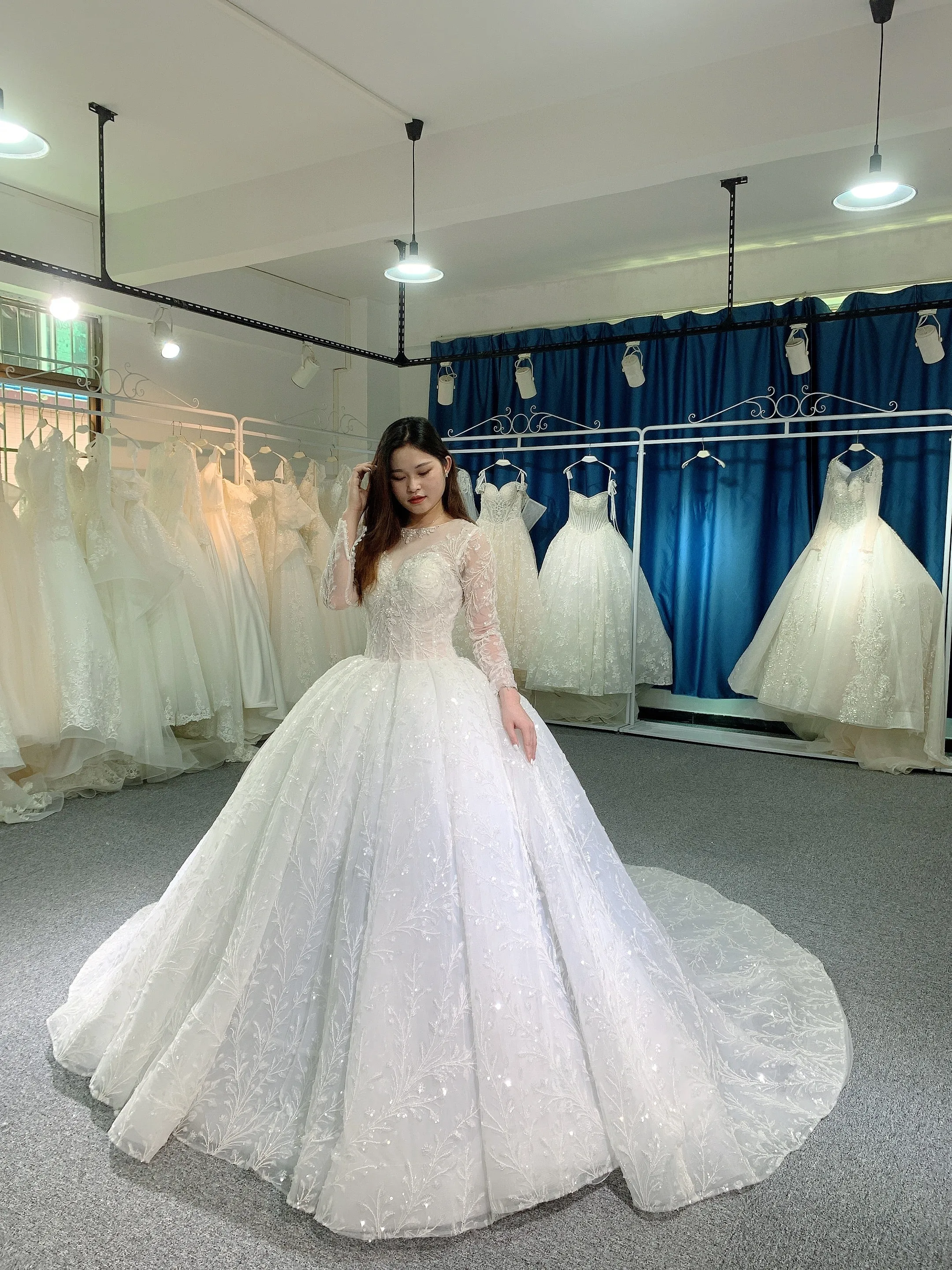 BYG high quality lace flower long sleeves wedding gown