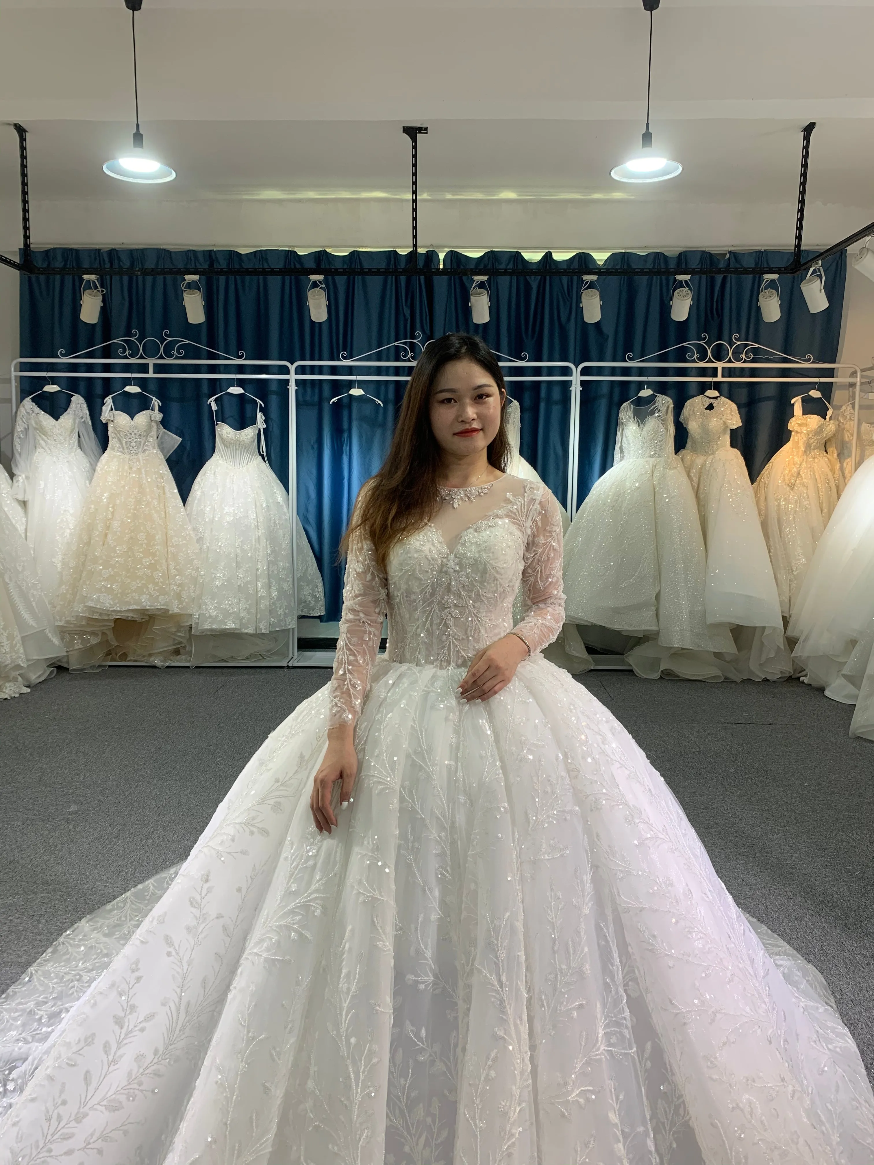 BYG high quality lace flower long sleeves wedding gown