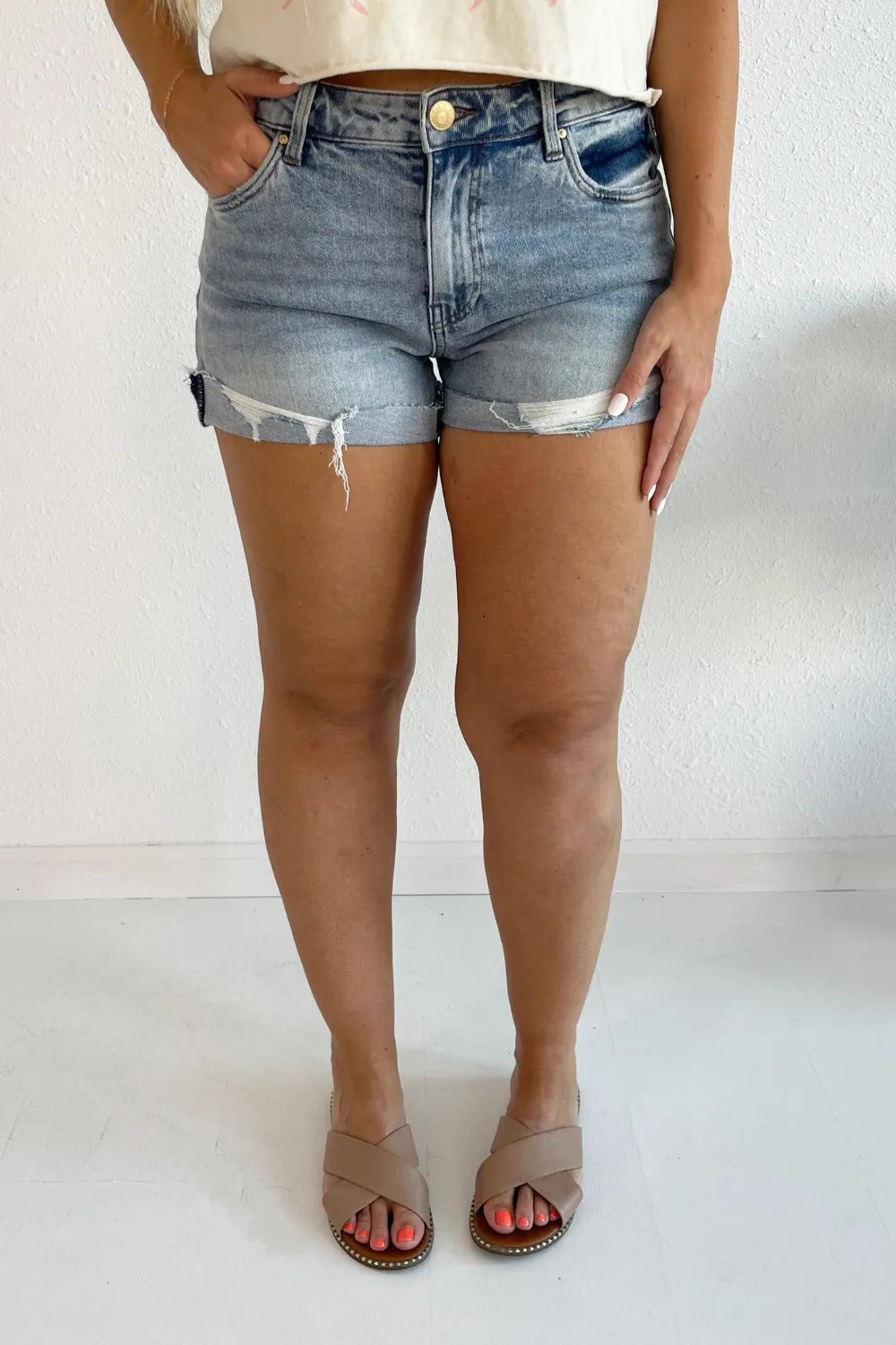 Jane High Rise Short W/ Roll Up Fray Hem