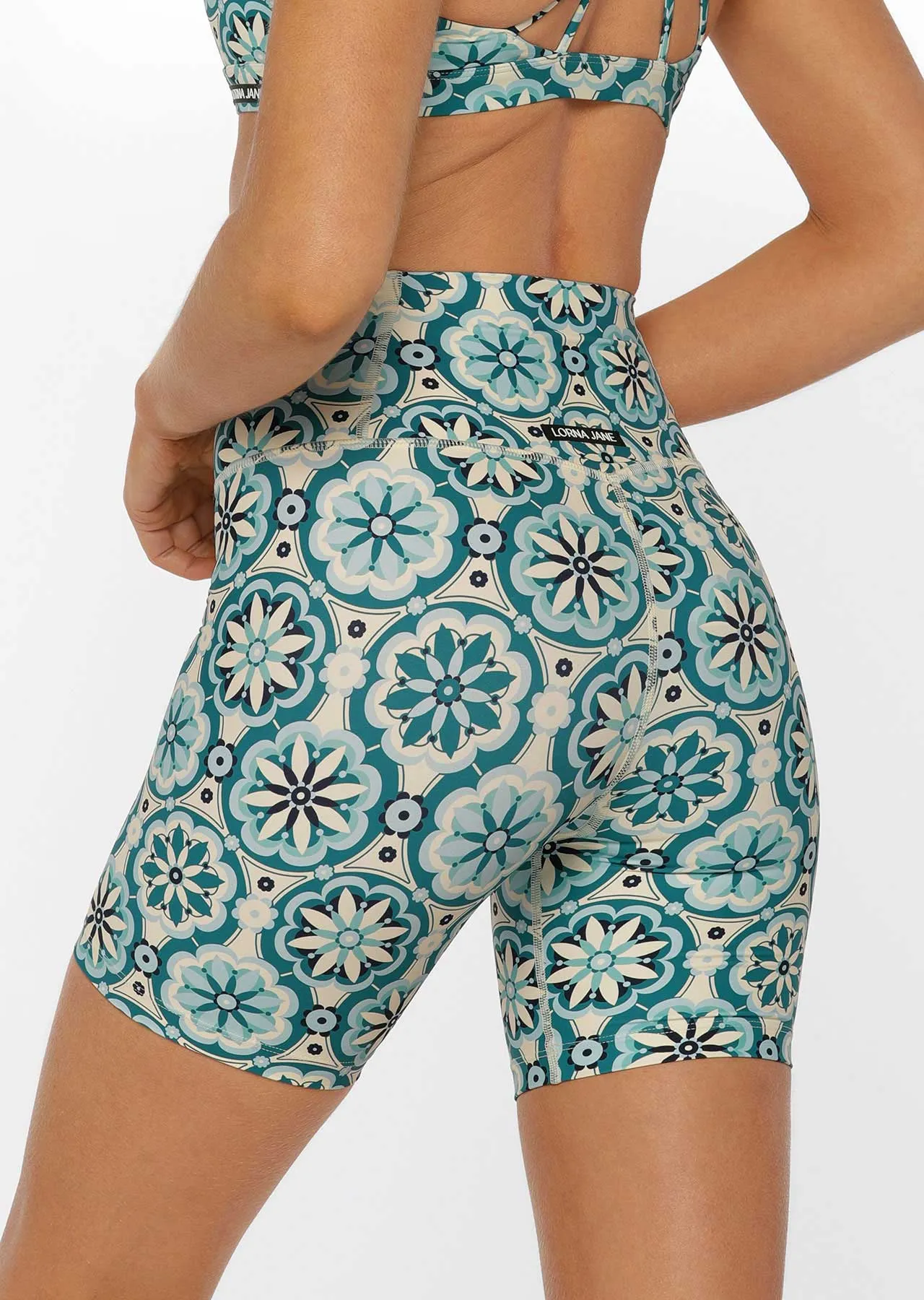 Lorna Jane Vacation Meditation Bike Short - Vacation Meditation Print