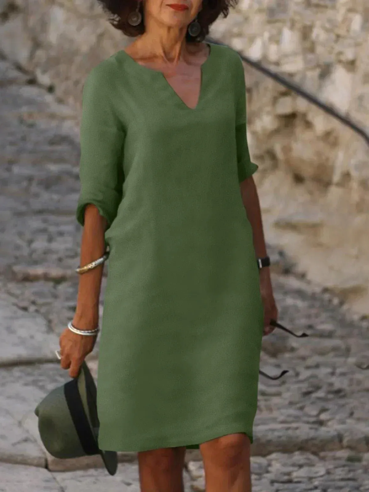 Mary | Elegant Dress with V-Neck