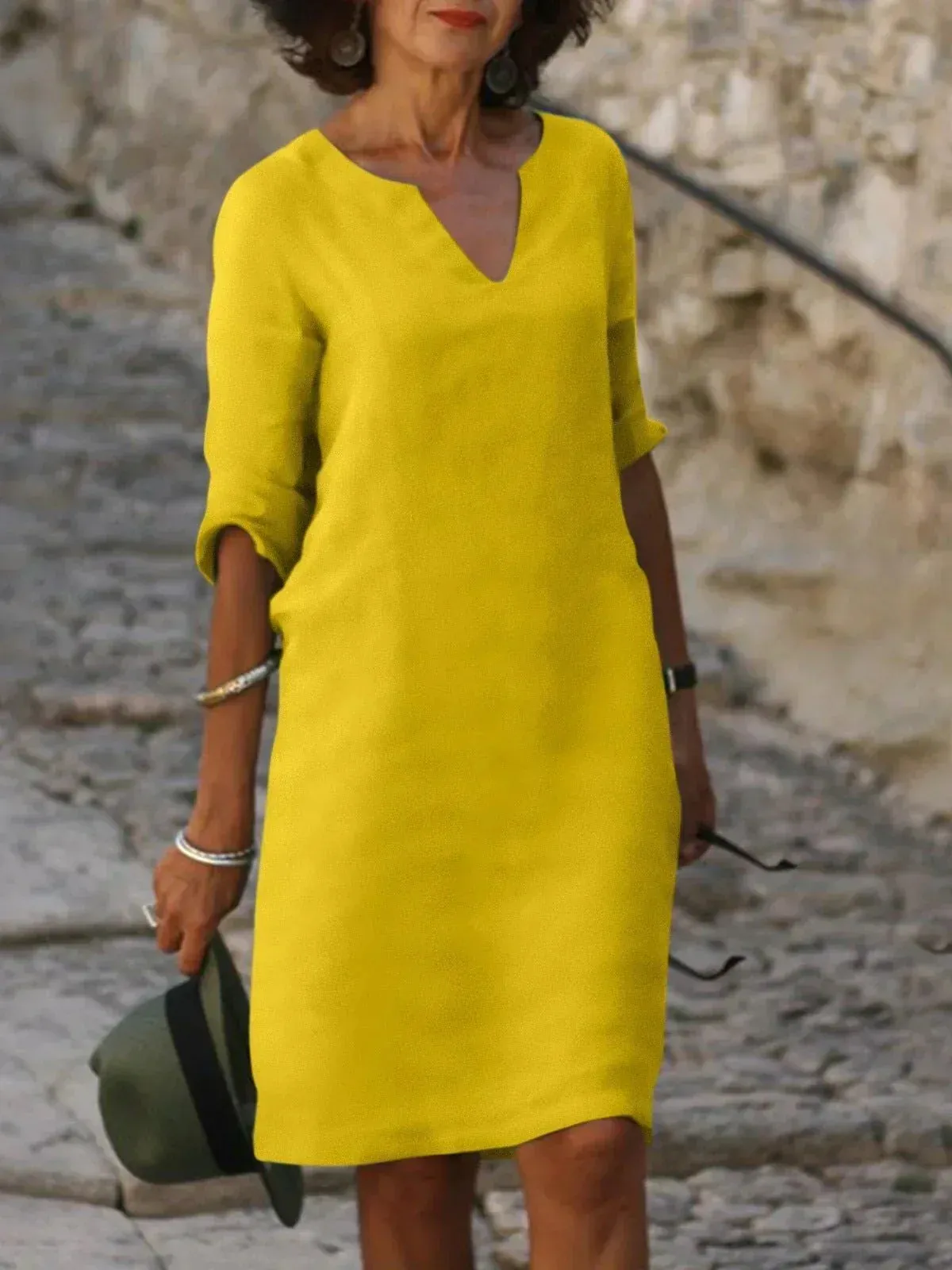 Mary | Elegant Dress with V-Neck