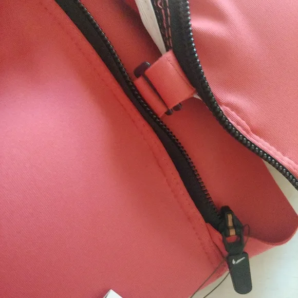 NIKE NEW Dri-FIT Shape Front Zip Sports Bra