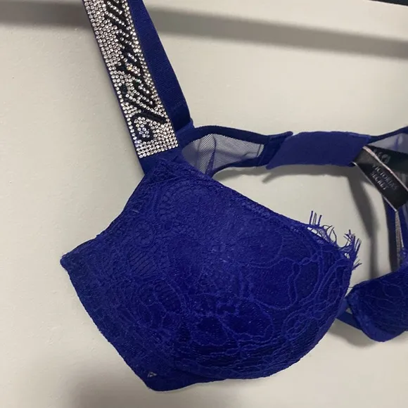 NWOT! Victoria Secret Lace Push Up Bra - Bombshell