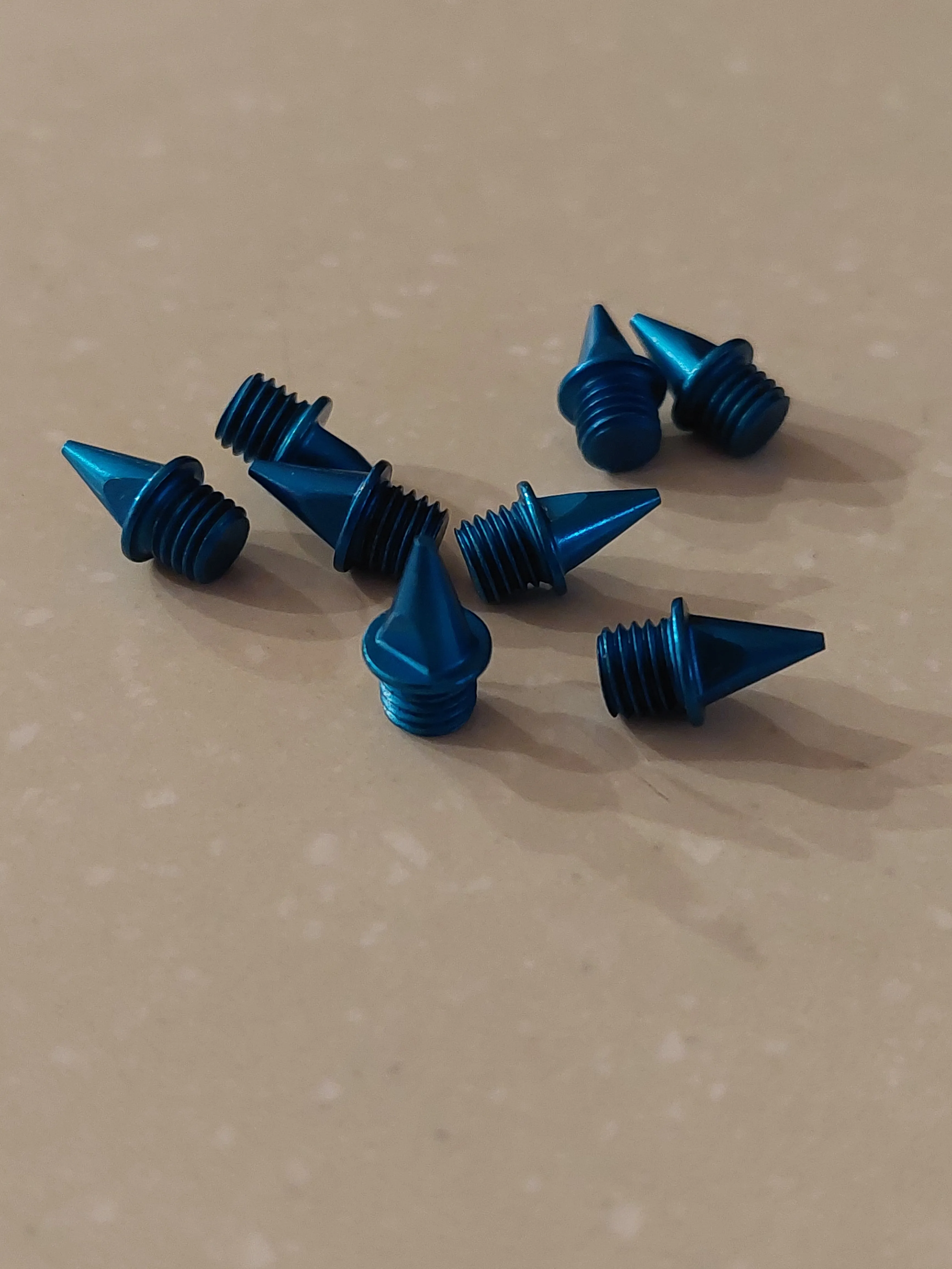 Omnilite Ceramic Pyramid Spikes