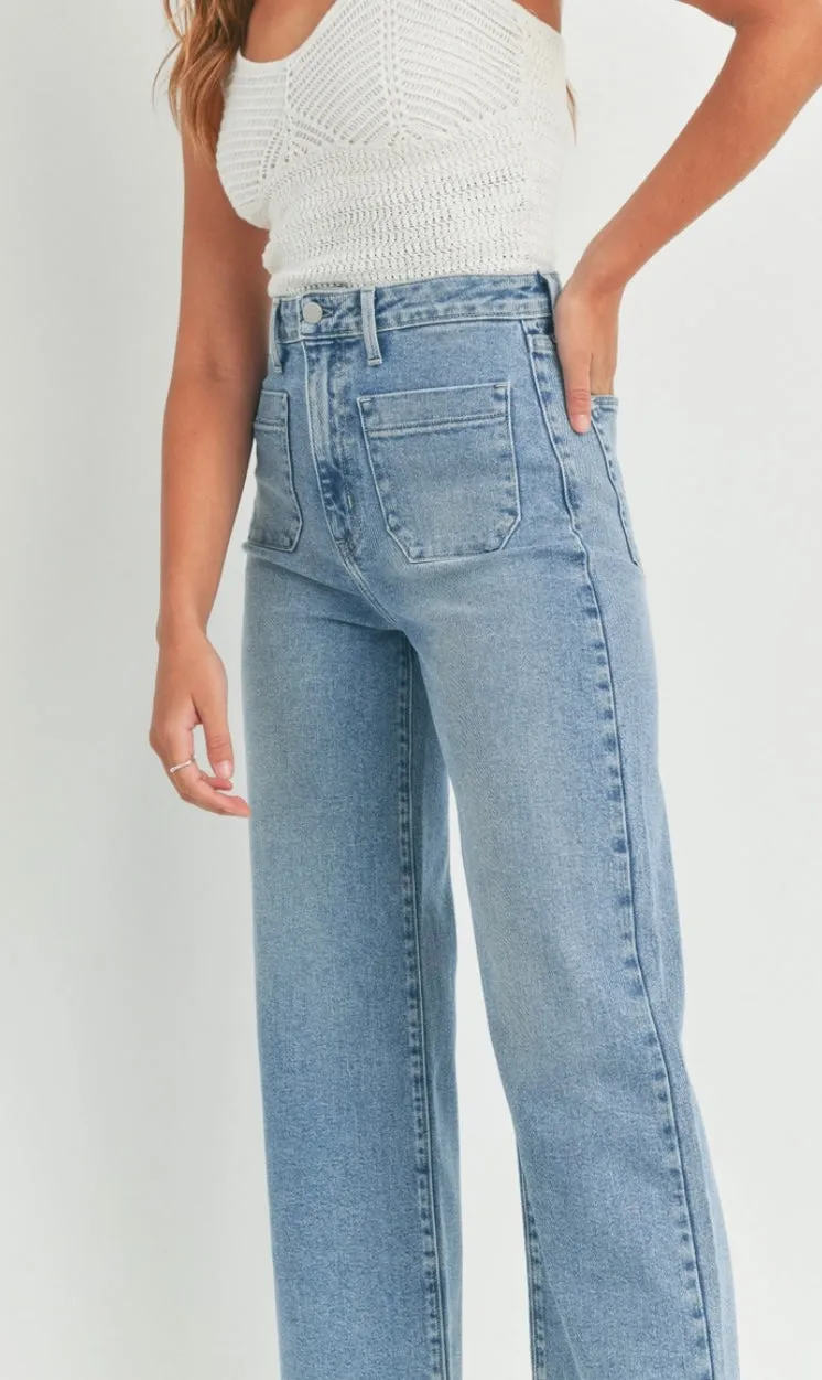 Patch Pocket Wide Leg Jean in Light Denim