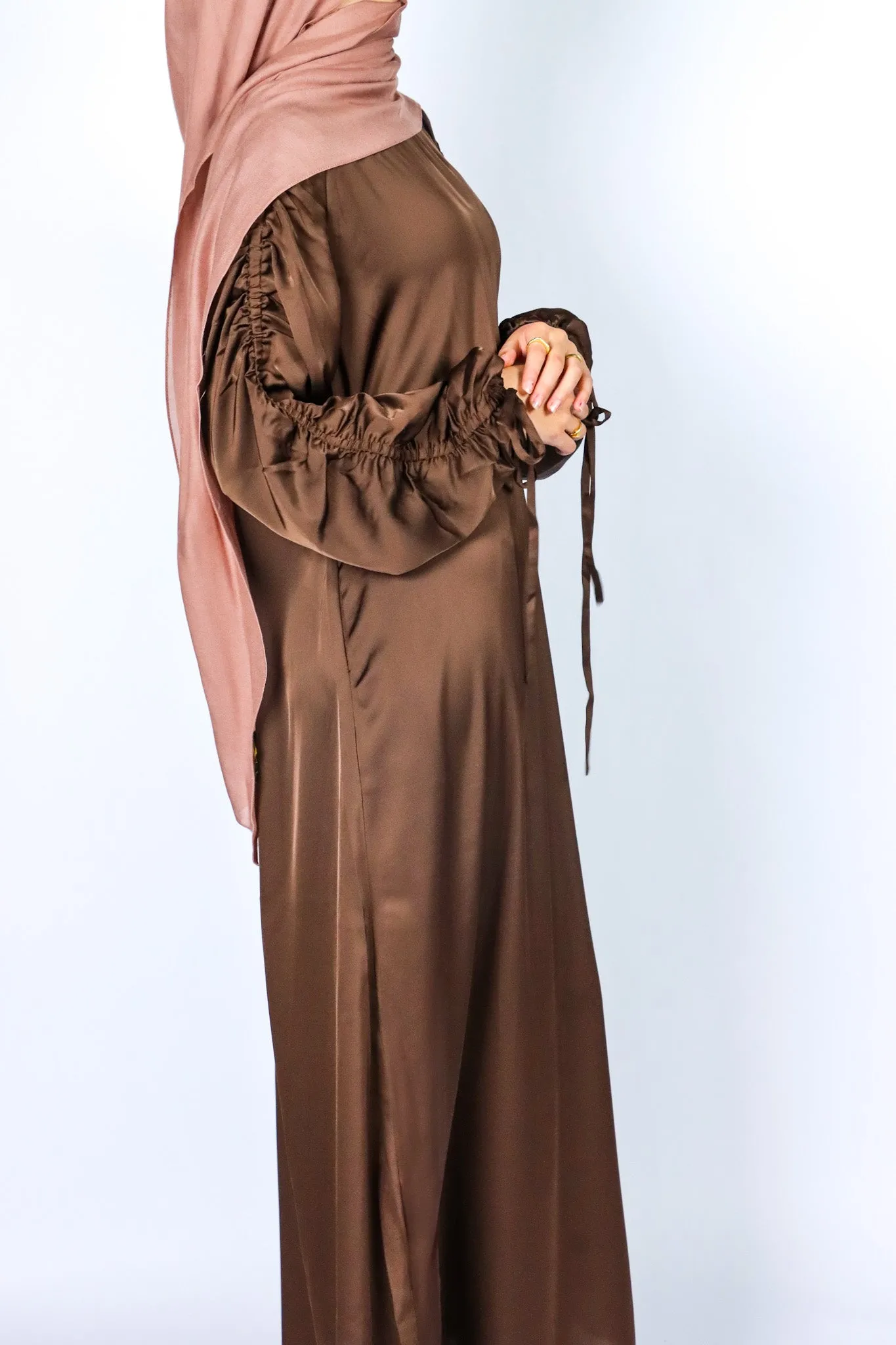 Ruched Sleeve Abaya - Mocha
