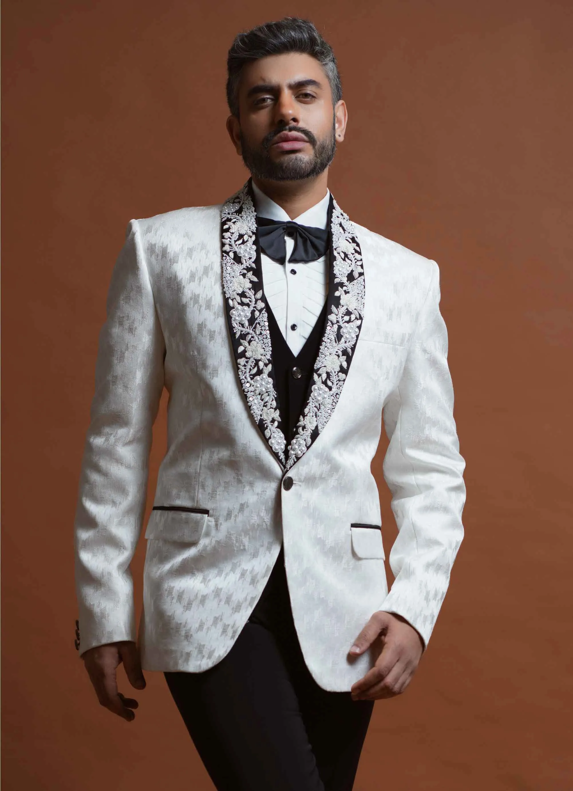 VALOR TUXEDO