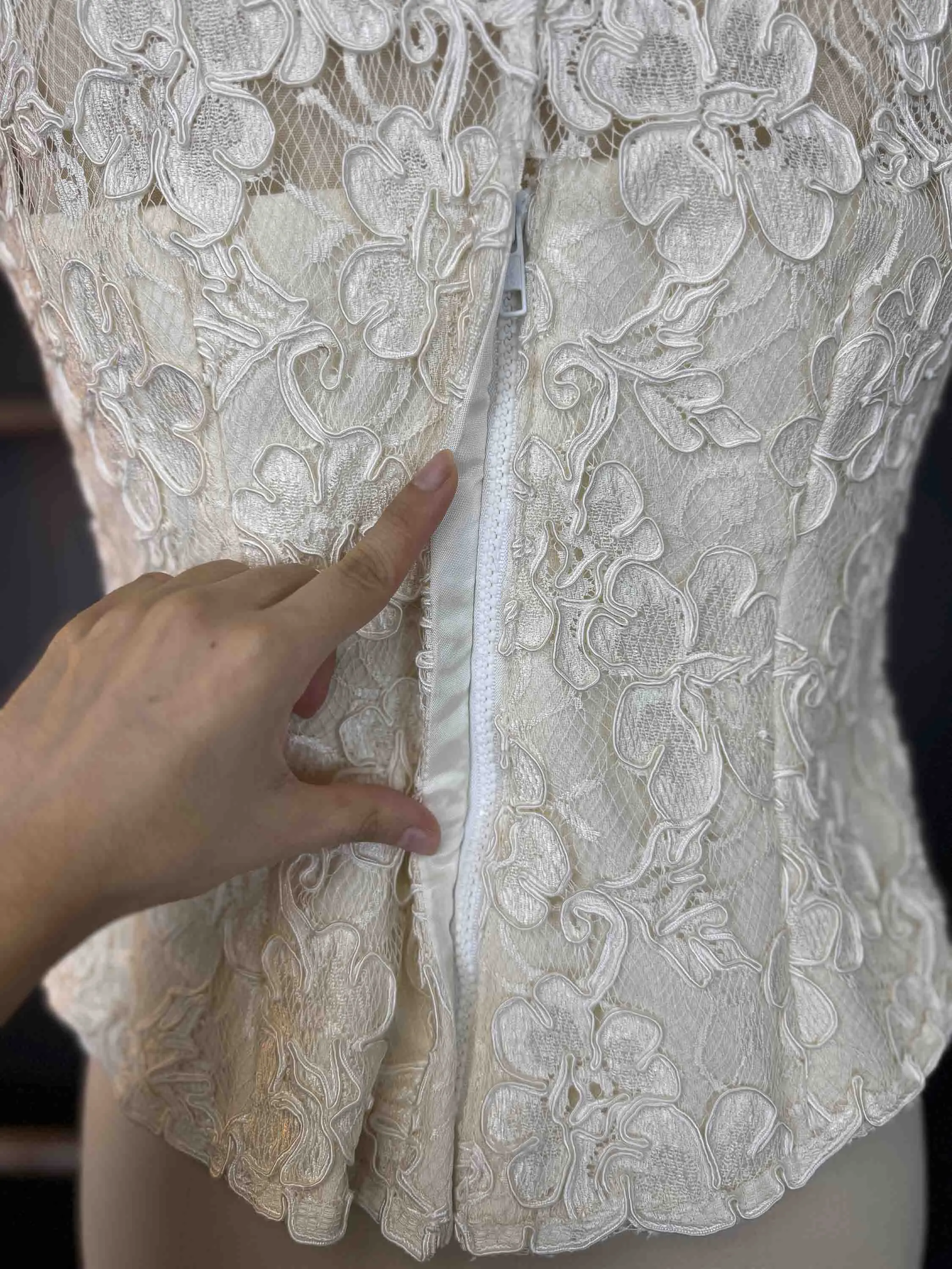 Vintage Custom Cream Lace Bodice - Size XL