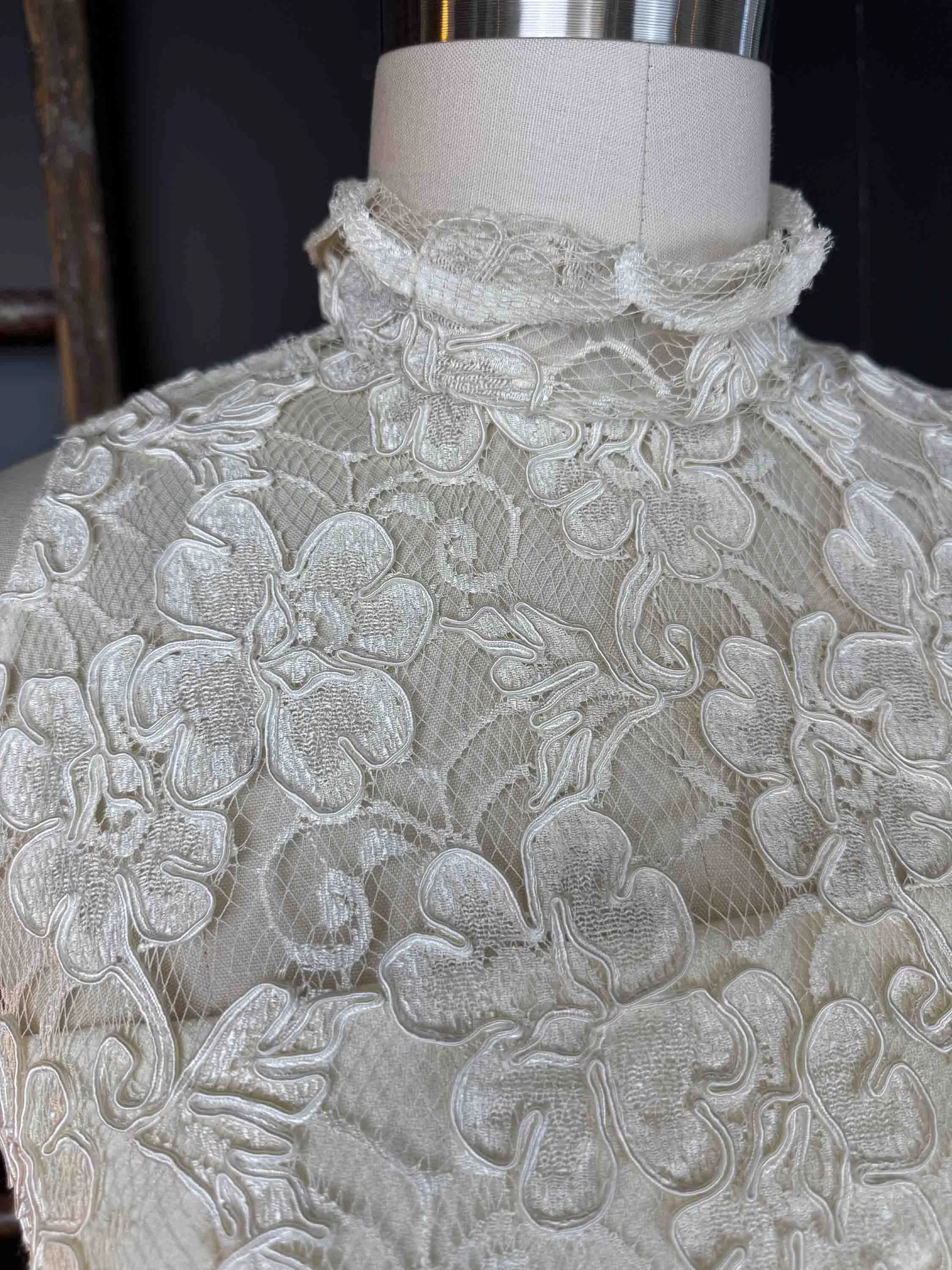 Vintage Custom Cream Lace Bodice - Size XL