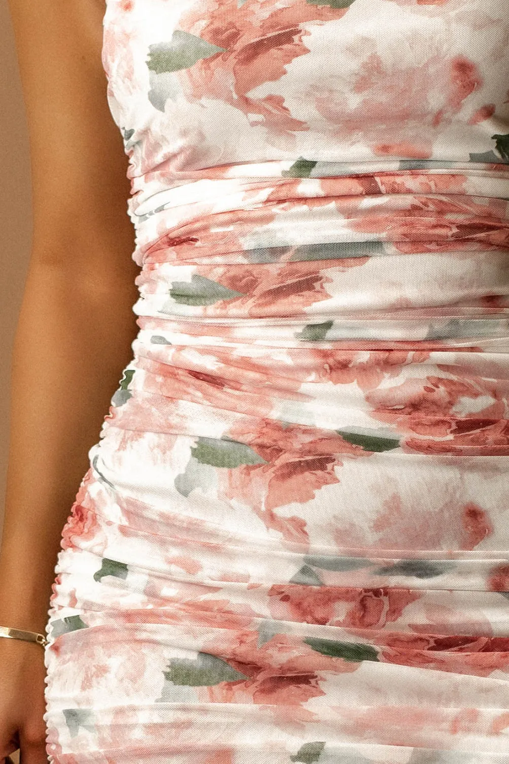 Vintage Vineyards Ruched Floral Bodycon Dress (Ivory / Pink)