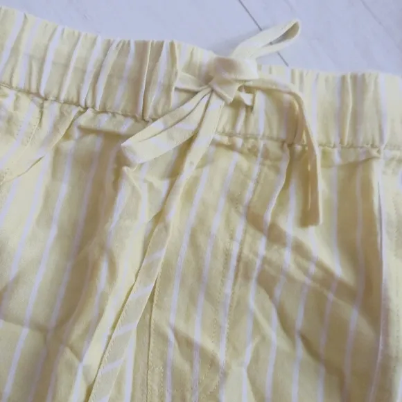 VOLCOM NEW Sunday Strut Shorts Citron